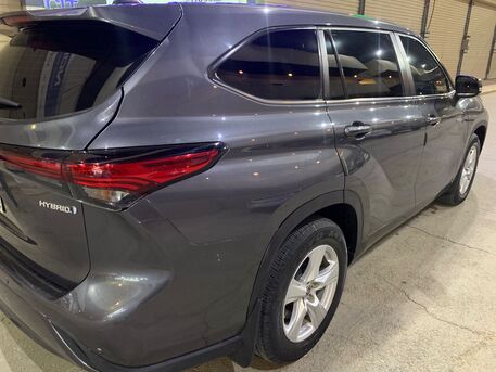 Riyadh, Vehicles, Cars & Trucks , SAR 100000,  Toyota Highlander Hybrid,  2023,  Automatic,  25000 KM,   Low Mileage