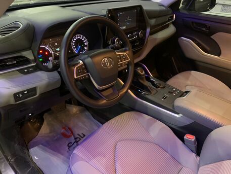 Riyadh, Vehicles, Cars & Trucks , SAR 100000,  Toyota Highlander Hybrid,  2023,  Automatic,  25000 KM,   Low Mileage