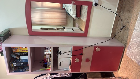 Manama, Furniture, BHD 180,  2bed And Closet And On E Side Closet