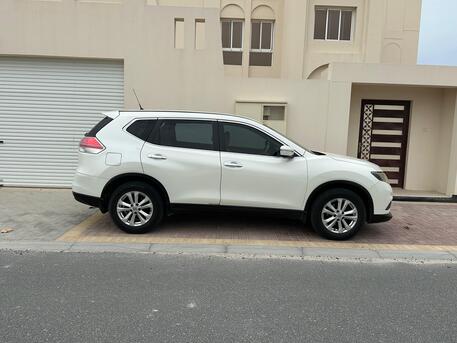 Riffa, Vehicles, Cars & Trucks , BHD 3550,  NISSAN X-TRAIL 2.5,  2017,  Automatic,  183000 KM,  NEAT AND CLEAN CAR