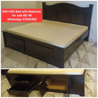 Manama, Furniture, BHD 48,  ✅️King Size Bed With Mattress 200?200 For Sale In Good Condition With Delivery