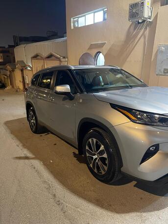 Riyadh, Vehicles, Cars & Trucks , SAR 135000,  Toyota Highlander Hybrid,  2023,  Automatic,  14230 KM,