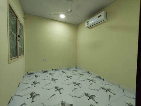 Manama, Apartments, Flats, Houses & Villas, BHD 130/year,  1 BR,  Ras Ruman:- Studio Flat On Rent With Split Ac & Unlimited Ewa..