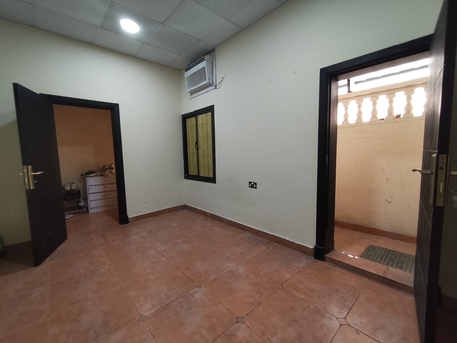 Muharraq, Apartments, Flats, Houses & Villas, BHD 120/year,  1 BR,  Muharraq:- Groundfloor Studio Flat On Rent With Unlimited Ewa..