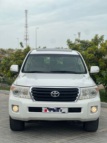 Riffa, Vehicles, Cars & Trucks , BHD 8900,  TOYOTA LAND CRUISER GXR V8 2012 WHITE,  2012,  Automatic,  400000 KM,