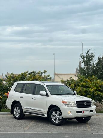 Riffa, Vehicles, Cars & Trucks , BHD 8900,  TOYOTA LAND CRUISER GXR V8 2012 WHITE,  2012,  Automatic,  400000 KM,