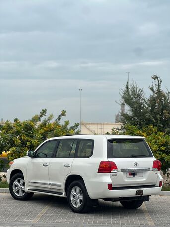 Riffa, Vehicles, Cars & Trucks , BHD 8900,  TOYOTA LAND CRUISER GXR V8 2012 WHITE,  2012,  Automatic,  400000 KM,