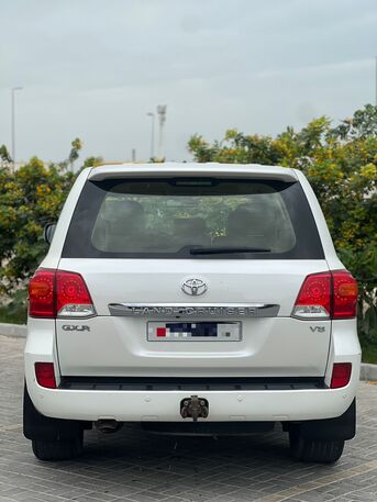 Riffa, Vehicles, Cars & Trucks , BHD 8900,  TOYOTA LAND CRUISER GXR V8 2012 WHITE,  2012,  Automatic,  400000 KM,