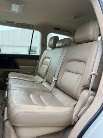 Riffa, Vehicles, Cars & Trucks , BHD 8900,  TOYOTA LAND CRUISER GXR V8 2012 WHITE,  2012,  Automatic,  400000 KM,
