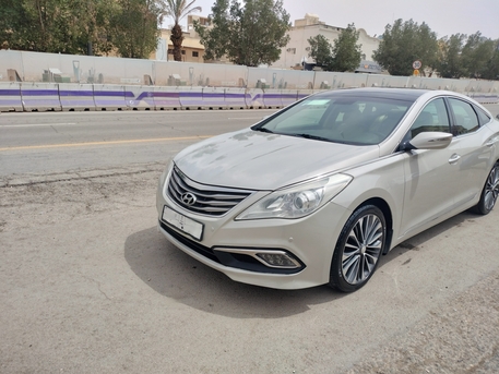 Riyadh, Vehicles, Cars & Trucks , SAR 34000,  Hyundai Azera,  2015,  Automatic,  300354 KM,