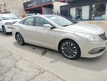 Riyadh, Vehicles, Cars & Trucks , SAR 34000,  Hyundai Azera,  2015,  Automatic,  300354 KM,