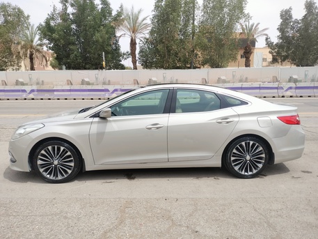 Riyadh, Vehicles, Cars & Trucks , SAR 34000,  Hyundai Azera,  2015,  Automatic,  300354 KM,