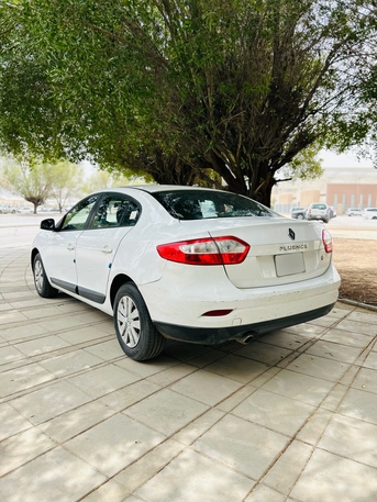Riyadh, Vehicles, Cars & Trucks , SAR 14500,  Renault Fluence,  2015,  Automatic,  176000 KM,    MODEL  GEAR NEAT CAR FOR SALE