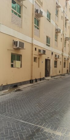 West Riffa, Apartments, Flats, Houses & Villas, BHD 90/month,  10 Sq. Meter,  Studio Room Available In West Riffa Near Macromart With EWA