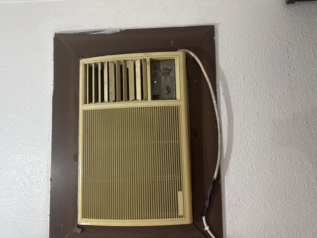 Jubail, Appliances, SAR 500,  Used 2 T Window AC
