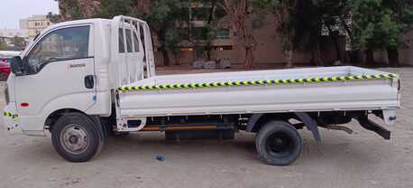 Manama, Vehicles, Cars & Trucks , BHD 3250,  KIA 4000G- 6 Wheel Cargo Truck,  2017,  Manual,  187892 KM,  Same Like New Condition - Low Mileage, Suitable For Furniture/cargo/courier/Const.