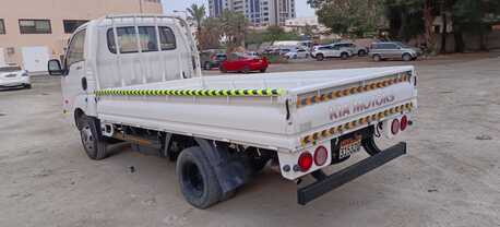 Manama, Vehicles, Cars & Trucks , BHD 3250,  KIA 4000G- 6 Wheel Cargo Truck,  2017,  Manual,  187892 KM,  Same Like New Condition - Low Mileage, Suitable For Furniture/cargo/courier/Const.