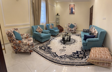 Jeddah, Furniture, SAR 1500,  American Style Sofas With Centre Table..extremely Neat