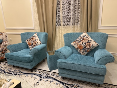 Jeddah, Furniture, SAR 1500,  American Style Sofas With Centre Table..extremely Neat