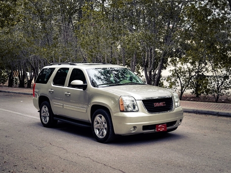 Manama, Vehicles, Cars & Trucks , BHD 6200,  Gmc Yukon,  2014,  Automatic,  244000 KM,  SLT FULL OPTION SINGLE OWNER