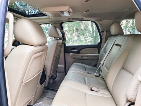 Manama, Vehicles, Cars & Trucks , BHD 6200,  Gmc Yukon,  2014,  Automatic,  244000 KM,  SLT FULL OPTION SINGLE OWNER