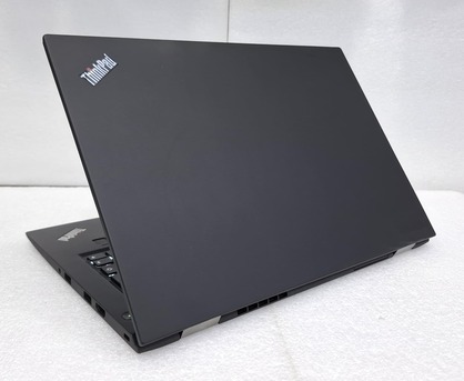 Manama, Computers, BHD 103,  LENOVO X1 CARBON Core I7 7th Gen Laptop 14" Display 2.9Ghz 8GB RAM 256GB SSD M.2 Slim BODY