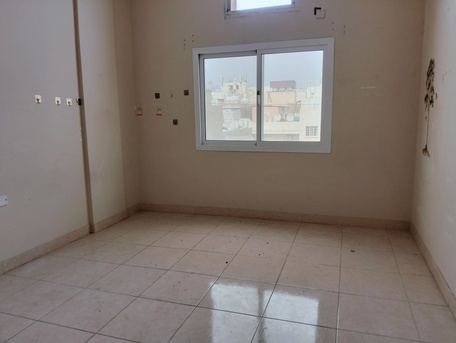 Manama, Apartments, Flats, Houses & Villas, BHD 200/month,  3 BR,  2Bath Hall. Kitchen. Lift. Car-parking Unfurnished Exclusive In -((Gudiabiya)))