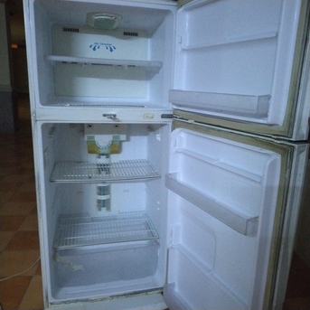 Jeddah, Items Wanted, Big Samsung Fridge Perfect Working Condition For 400 SR