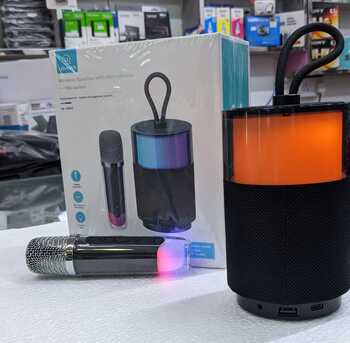 Manama, Electronics, BHD 10,  New Wireless Speaker With Microphone (Voice Changer) Singing Equipment Built-in Battery