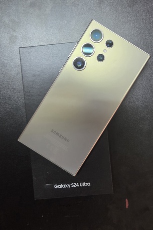 Riyadh, Mobile Phones, SAR 2800,  Samsung Galaxy S24 Ultra &ndash; 256GB | Gold | Excellent Condition