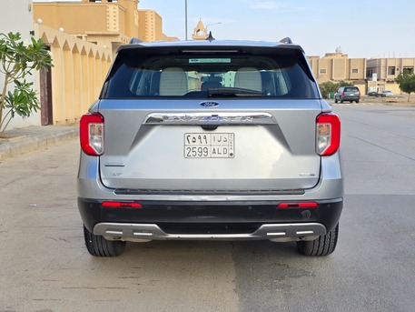 Riyadh, Vehicles, Cars & Trucks , SAR 120000,  Ford Explorer XLT,  2021,  Automatic,  87000 KM,    With Panorama Sunroof N 4x4 Full Options (1st Owner)  Accident Free