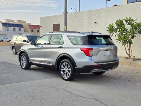 Riyadh, Vehicles, Cars & Trucks , SAR 120000,  Ford Explorer XLT,  2021,  Automatic,  87000 KM,    With Panorama Sunroof N 4x4 Full Options (1st Owner)  Accident Free