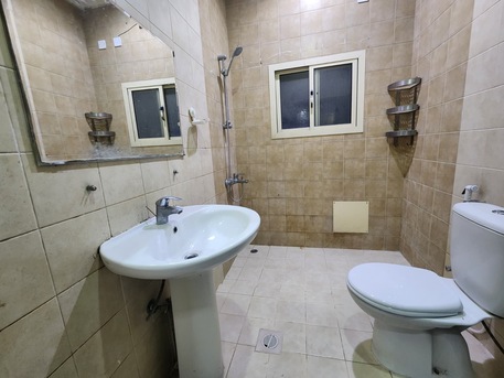 Muharraq, Apartments, Flats, Houses & Villas, BHD 180/month,  3 BR,  145 Sq. Meter,  Flat For Rent In Muharraq