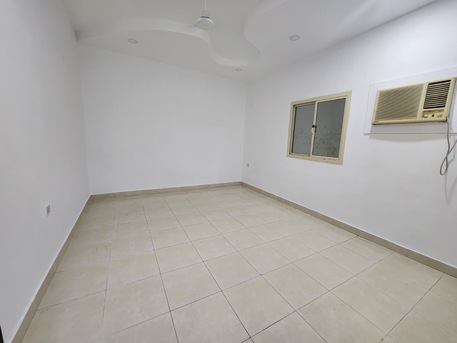 Muharraq, Apartments, Flats, Houses & Villas, BHD 180/month,  3 BR,  145 Sq. Meter,  Flat For Rent In Muharraq