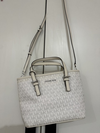 Riyadh, Clothing & Accessories, SAR 300350,  Used Micheal Kors Bags