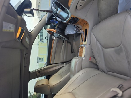 Riyadh, Vehicles, Cars & Trucks , SAR 32500,  Chrysler 300C,  2012,  Automatic,  294442 KM,    | Pristine Condition |  Full Service History