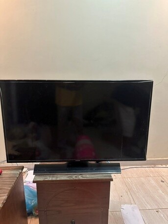 Yanbu, Furniture, SAR 100,  House Hold Items Boxing Bag , Vaccum Cleaner Samsung Smart TV , Table Dosa Grinder