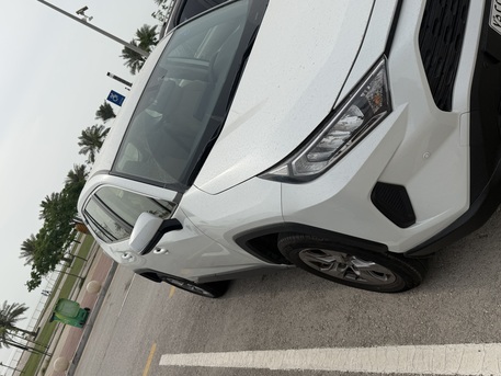 Dammam, Vehicles, Cars & Trucks , SAR 102000,  Toyota RAV4,  2025,  Automatic,  3200 KM,   2.0L 4X4 LE, PearlWhite Color