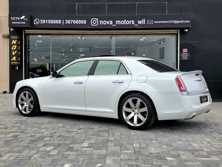 Manama, Vehicles, Cars & Trucks , BHD 3900,  Chrysler 300C,  2013,  Automatic,  111000 KM,   Hemi V8 5.7