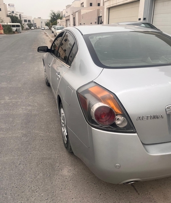 Riffa, Vehicles, Cars & Trucks , BHD 1000,  Nissan Altima,  2012,  Automatic,  280000 KM,    Urgent Sale