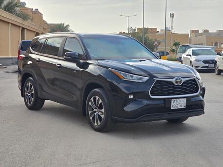Riyadh, Vehicles, Cars & Trucks , SAR 135000,  Toyota Highlander Hybrid GLE,  2025,  Automatic,  9000 KM,   Toyota HGHLANDER GLE (HYBRID) 4x4 With Sunroof Very Low Odo And Accident Free