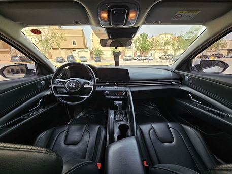 Riyadh, Vehicles, Cars & Trucks , SAR 52000,  Hyundai Elantra,  2021,  Automatic,  123800 KM,   ( Avante ) Full Option