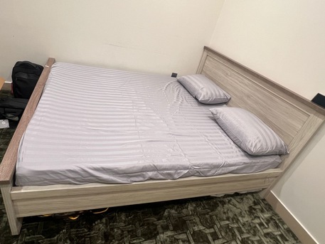 Al Jubail Al Balad, Furniture, SAR 600,  For Sale: Queen Size Bed Frame + Mattress