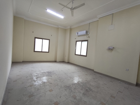 Juffair, Apartments, Flats, Houses & Villas, BHD 160/year,  1 BR,  Juffair:- Spacious Studio Flat On Rent With Split Ac & Unlimited Ewa..