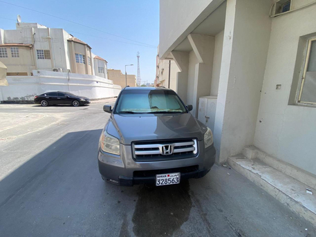 Manama, Vehicles, Cars & Trucks , BHD 1400,  Honda HR-V,  2008,  Automatic,  100000 KM,   Model Honda MRV For Sale