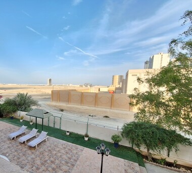 Juffair, Apartments, Flats, Houses & Villas, BHD 400/month,  Furnished,  170 Sq. Meter,  Naturally Well-Lit Magnificent View Large Balcony Closed Kitchen Facilities Near Bahrain