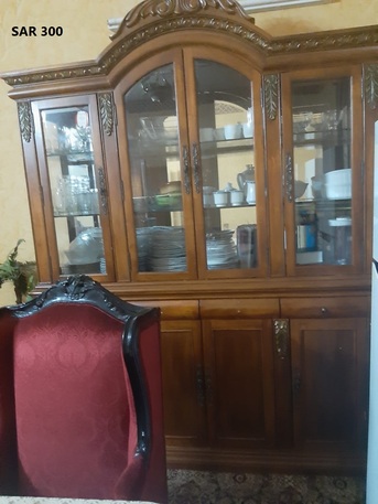 Riyadh, Household Items, SAR 300,  4 Doors Showcase / Crockery Cabinet In Good Condition