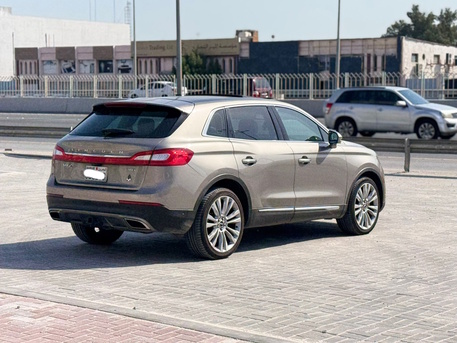 Manama, Vehicles, Cars & Trucks , BHD 3700,  Lincoln MKX,  2016,  Automatic,  294100 KM,    (Grey)