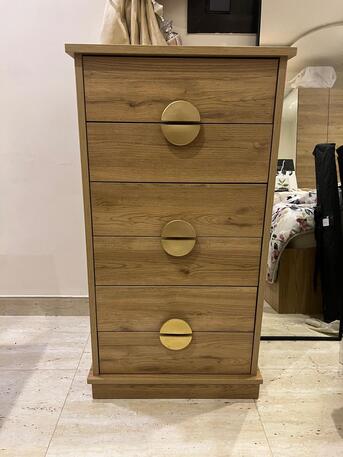 Riyadh, Furniture, SAR 3000,  Selling A Modern, High-quality Bedroom Set (purchased New In Nov 2020)