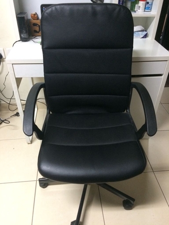 Al Malaz, Furniture, SAR 300,  Leather Office Chair From IKEA With Excellent Condition